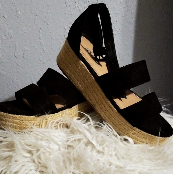 Platform Sandals - Picture 2 of 2